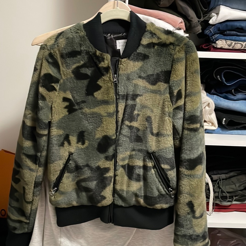 Peyton Jenson faux fur camouflage bomber jacket. Super cute and soft. Like new.
